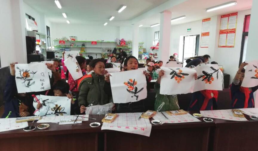 脱贫攻坚 J9集团创新公司捐建麻格同村“儿童世界」佚式开园