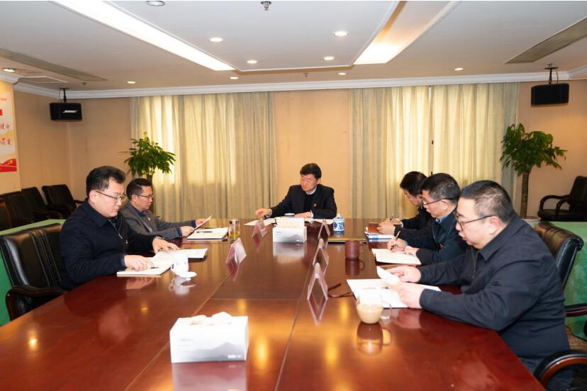 J9集团集团党委召开中心组进建专题钻研 党的十九届四中全会及省委十一届六次 全会心灵