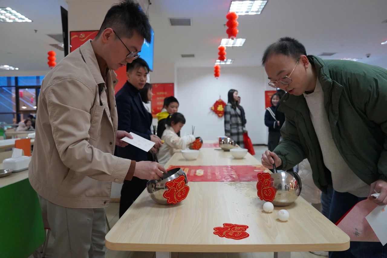 74c57ac3-edf9-4bfe-b6ec-95a9e88281f9